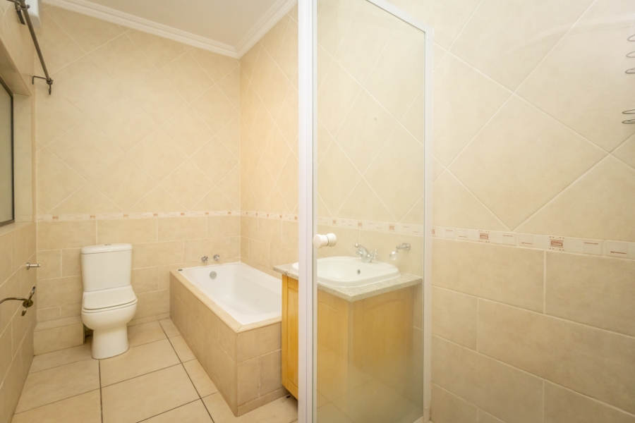 6 Bedroom Property for Sale in The Coves North West